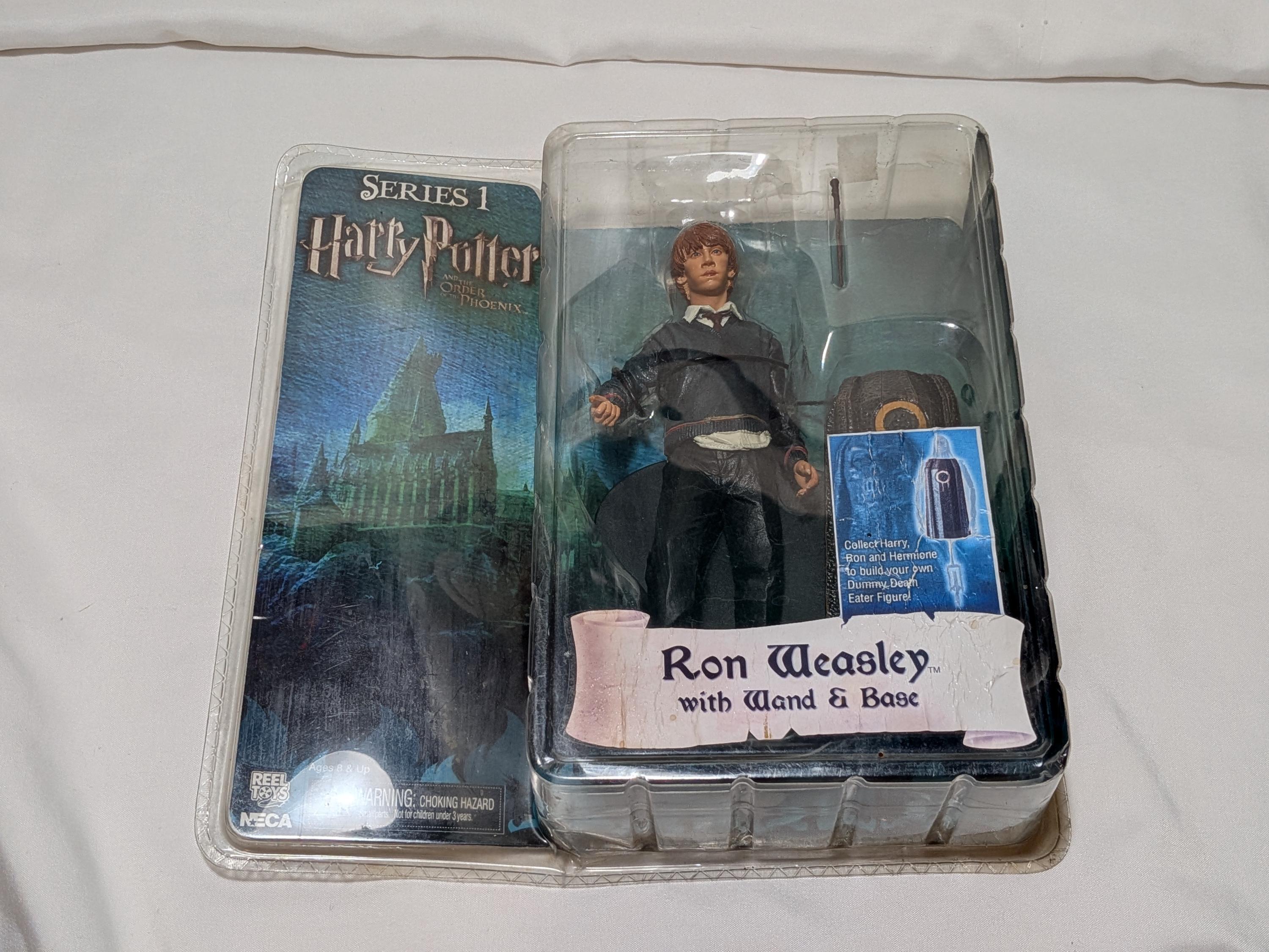 NECA Reel Toys Harry Potter Series 1 Ron Weasley Figure With Wand