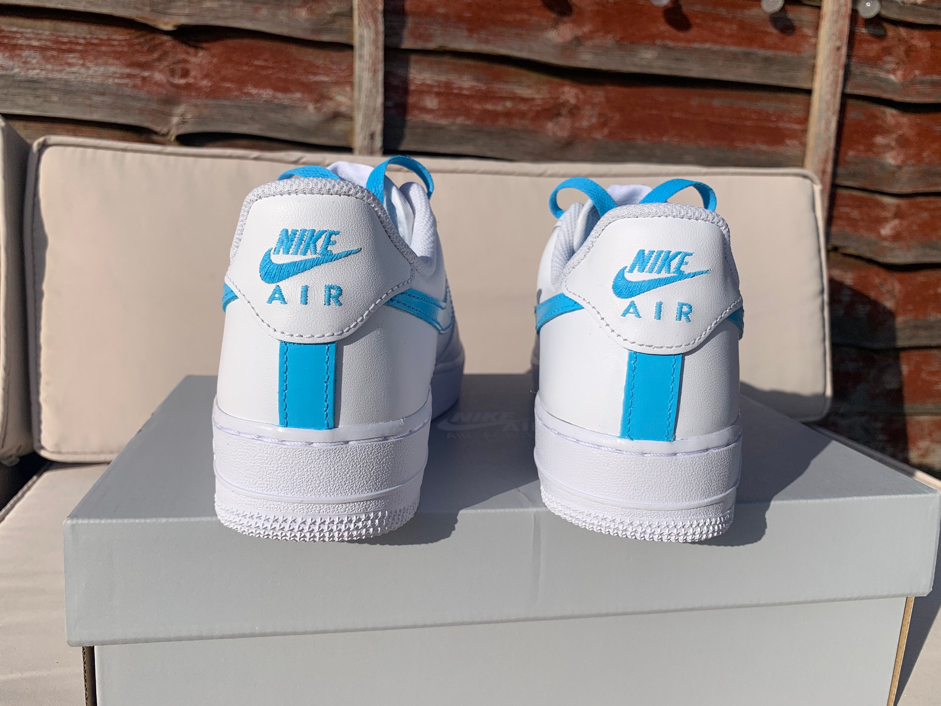 air forces with colored laces