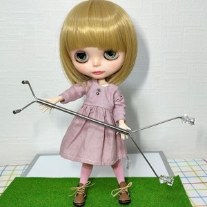 Nyoi stick (modified 2W) Neo Blythe doll stand screw hole magnet & magnet foot specification