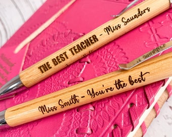 Penna in bambù incisa personalizzata, regalo di ringraziamento personalizzato di fine anno, insegnante, insegnante di scuola materna, addetto alla scuola - Italia