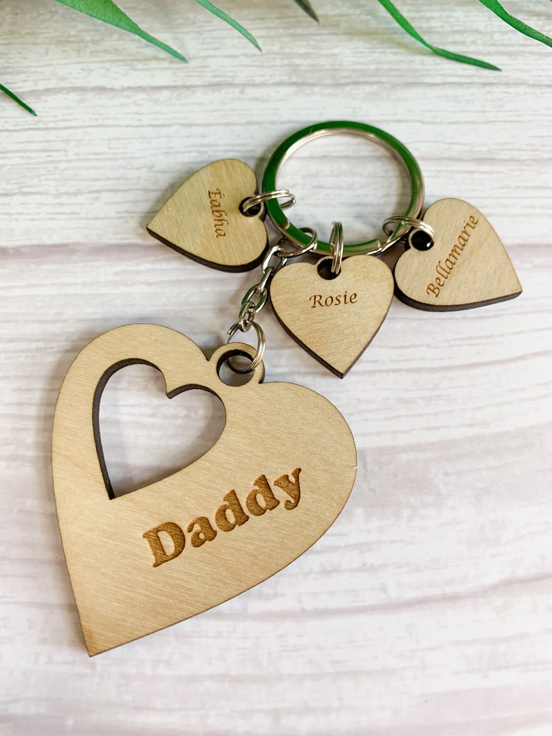 Personalised Daddy Keyring Laser Engraved Keyring Daddy, Children Keyring Wood Heart Keyring Silver/Bronze Chain Mummy Keyring Daddy - Silver Chain