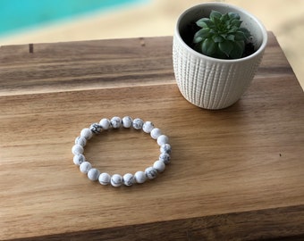 White Howlite Bead Bracelet, Gemedy White Howlite Beaded Bracelet, 8mm White Howlite bracelet, Homemade bracelet