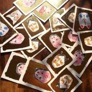 Cartes masques et jouets japonais dorées à la main à offrir image 5