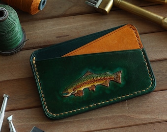 Titular de la tarjeta de cuero de trucha, regalo de pescador, trucha artesanal de cuero, billetera de espesor