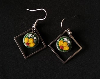 Boucles d'oreilles micro mosaïque avec des fleurs jaunes