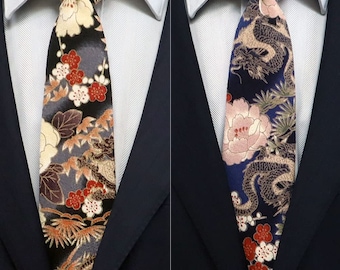Japanische Krawatte aus Kimono Chirimen Stoff.