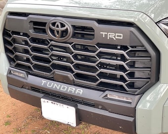 2022-2025Toyota Tundra TRD oberer Kühlergrill-Aufkleber-Inlay-Set — Benutzerdefinierter Vinyl-Badge-Overlay-Aufkleber (SKU#5)