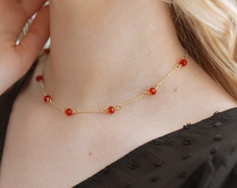 Collier de perles rouges - Collier minimaliste - Bijoux délicats - Collier noir - Bijoux simples - Collier d’or - Collier d’argent - Cadeaux