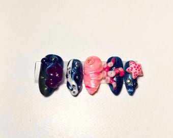 Press on nails ⋆｡*