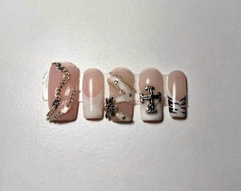 Press on nails ⋆｡*
