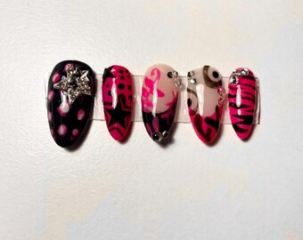 Press on nails ⋆｡*