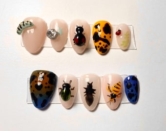 Press on nails ⋆｡*