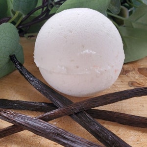 Indulgent Vanilla Spa Bath Bomb for a Calming and Rejuvenating Bath Experience | Spa Gift | Relaxation Present | For Her, Mom, Bridesmaid