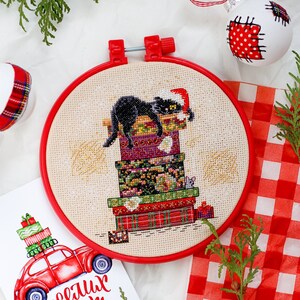 Cross stitch embroidery kit &quot;Cat and mouse&quot;. Abris Art DIY cross stitch picture with frame 6.7&quot;