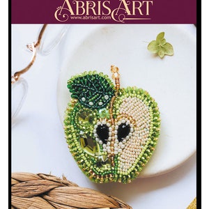 Kit de fabrication de bijoux DIY, Broche en perles de rocaille Pomme verte , Abris Art. Broderie de perles, décoration de perles de couture. image 2