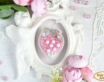 DIY Jewelry making kit, Seed beaded brooch &quot;Crystal strawberry&quot;, Tela Artis. Bead Embroidery, Needlework beading decoration.