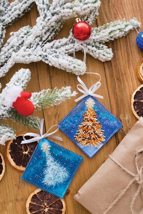 reste de kit broderie perles déco Noël chaussures Mill Hill