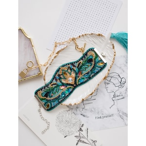 DIY Jewelry making kit, Seed beaded bracelet  "Viridian", Abris Art. Bead Embroidery, Needlework beading decoration.