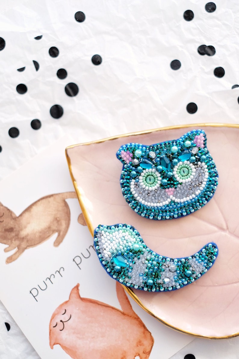 Needlework beading decoration. Seed beaded brooch Cheshire Cat Abris Art Bead Embroidery DIY Jewelry making kit