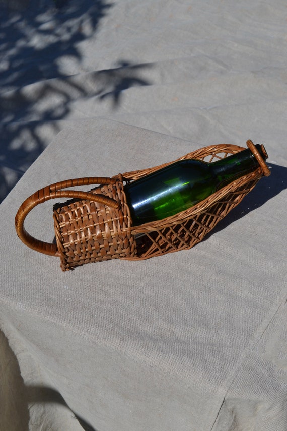 Wicker bottle holder hotsell
