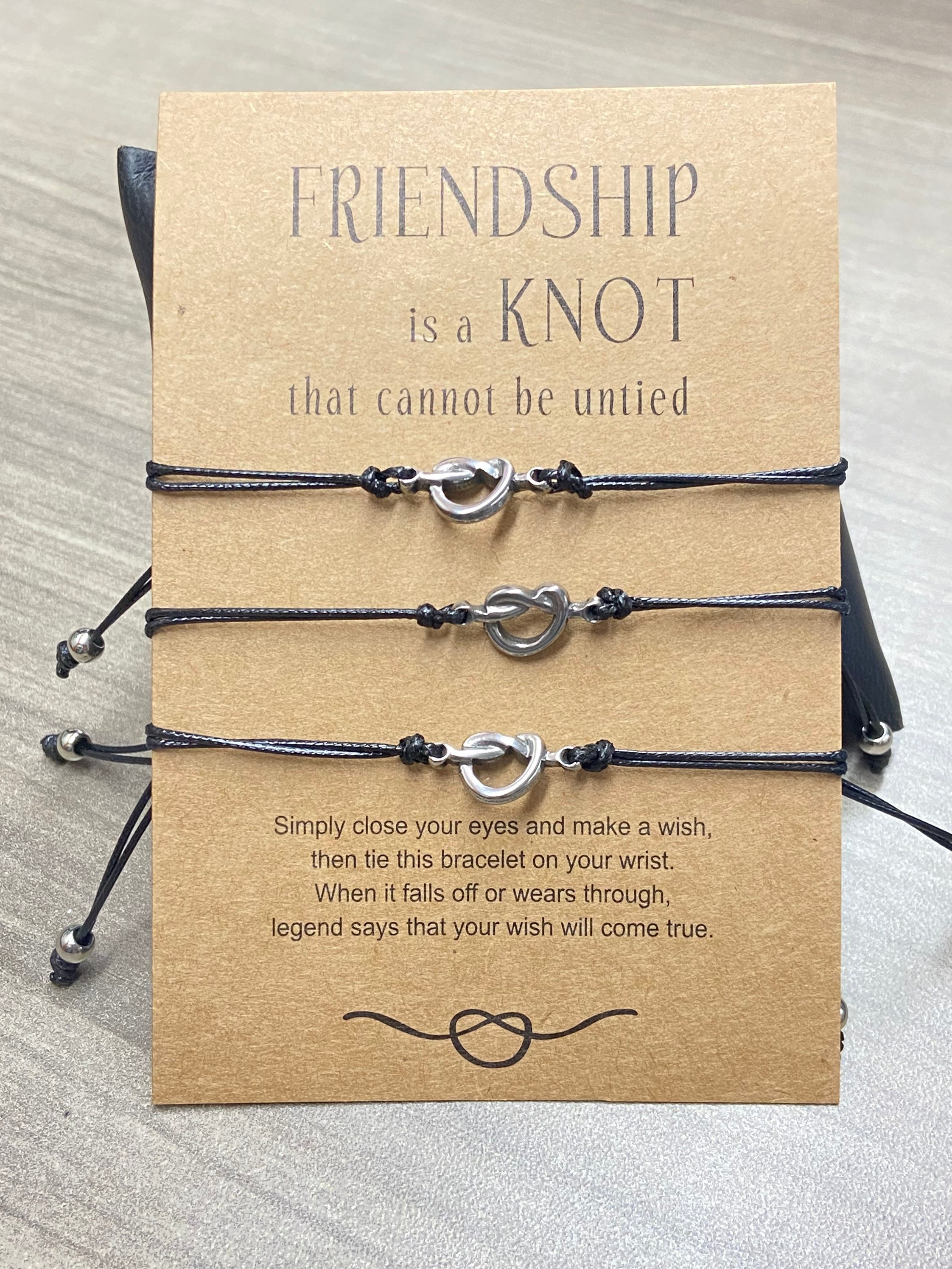 Online Craft Studio: Friendship Bracelets