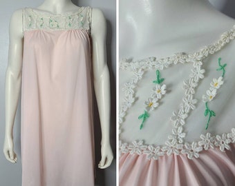 Vintage 1960s Pink Nightgown, Daisy Nightgown, Floral, Baby Doll, Lingerie, Sleepwear, Loungewear