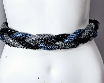 Cinturón de cuerda de cuero vintage de los años 80, trenzado, de piel de serpiente, con cuentas, azul y negro.