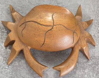 Boîte à bijoux vintage en bois sculpté à la main en forme de crabe, années 1960