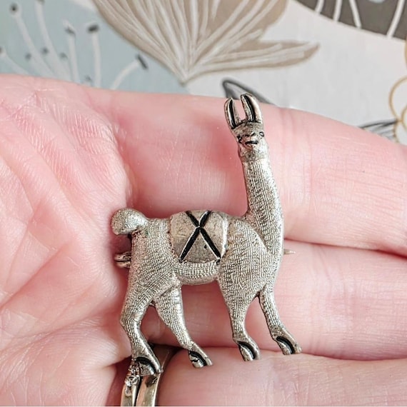 Source Unknown Silver Llama Brooch - image 1