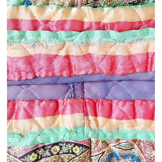 1960s Quilted Housedress - image 10