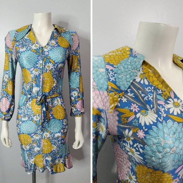 vintage 1970s Dagger Collar Dress, Groovy 70s Dress, Floral Dress, Nylon, Taille Small to Medium