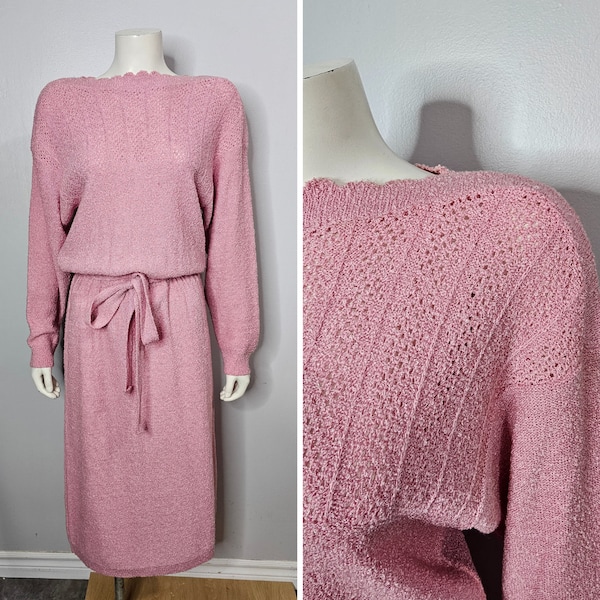 robe en tricot rose vintage des années 1970, décolleté festonné, tricot ouvert, extensible