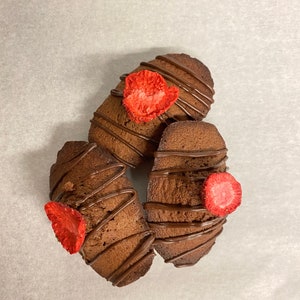 Chocolate Madeleines with Strawberry Couli Filling image 3