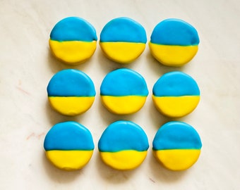 Black and White Cookies for Ukraine , blue and yellow, жовто-блакитне печиво для Украïни