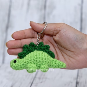 Crochet Customizable Dinosaur Keychain, Stegosaurus Keychain, Stegosaurus Key charm