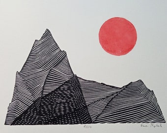 Red Moon Linolschnitt, Original Kunstdruck, minimalistische Landschaft, Fantasy, limitierte Auflage, Klettern, Bergsteigen, geheimnisvoller Mond