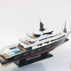 Handmade Alfa Nero Yacht 71cm (28&quot;) – Elegant Wooden Model – Yacht Decor for Collectors