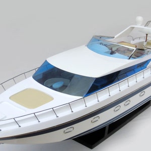 MANGUSTA 105 Model Yacht