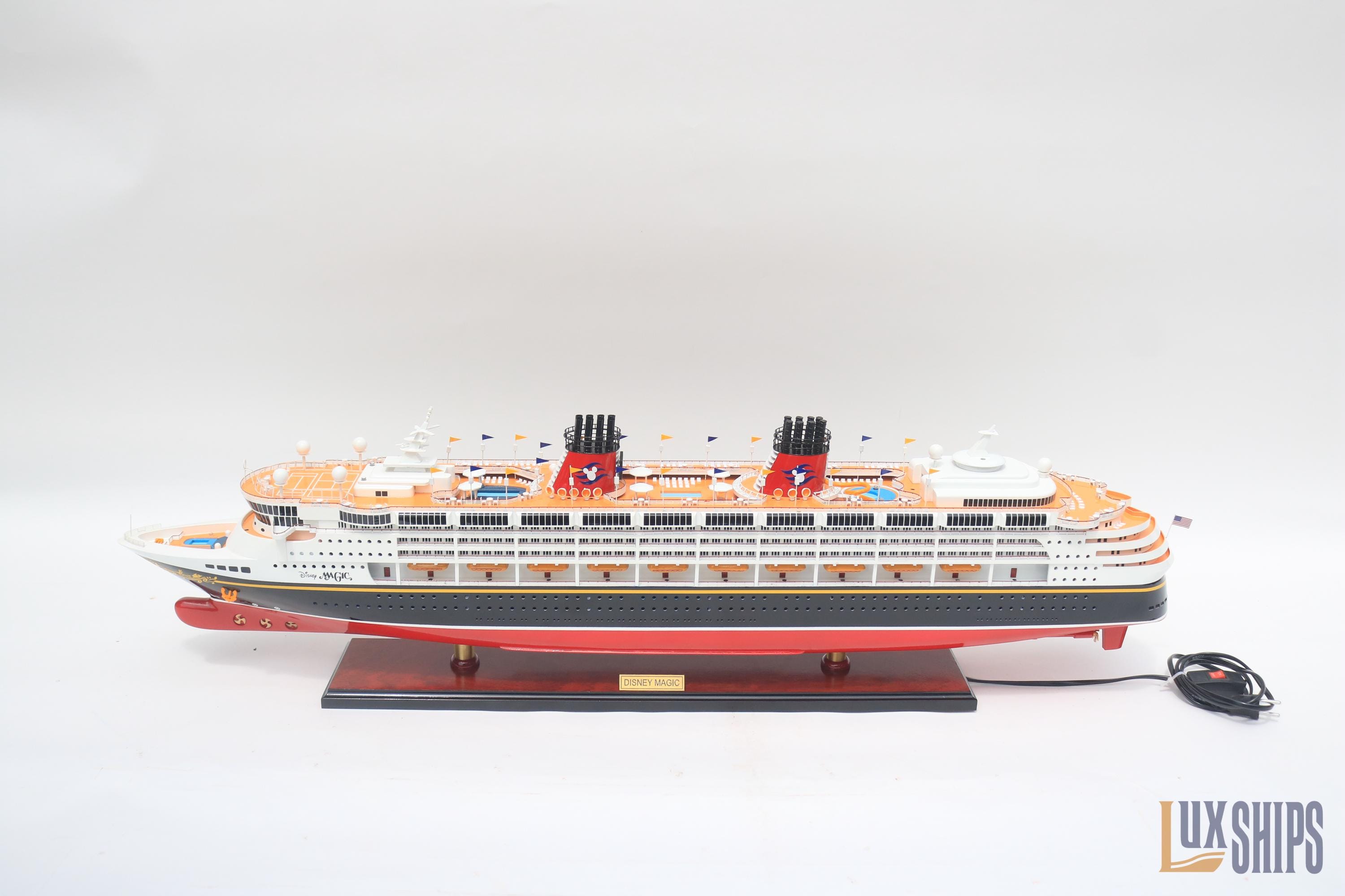 39インチ ディズニー マジック クルーズ船模型 – イルミネーション付き