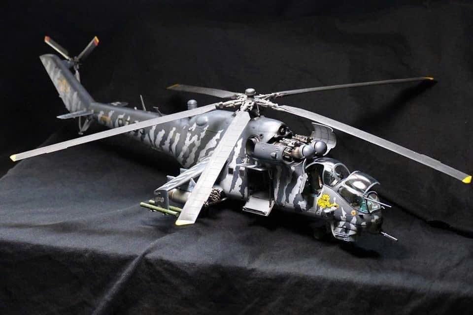 Mi-24 ヘリコプター 1/72 スケール Amazon | Mil Mi 24 Hind D/E ロシアヘリコプターモデルキット