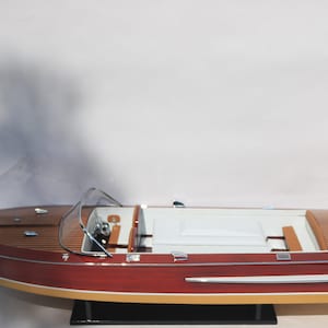 CHRIS CRAFT HOLIDAY 1962 Model Ship