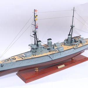 HMS INVINCIBLE 1907 Modell Schiff, Holz Schiffsmodell steht zum Verkauf