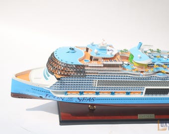 手作りのIcon of the Seas木製船模型 92cm – ロイヤル・カリビアン