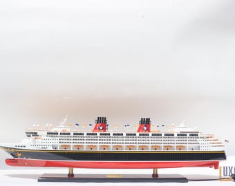 ディズニー マジック クルーズ船モデル 100 cm (39インチ) ライト付き ディズニー マジック クルーズ船モデル 100 cm (39インチ) ライト付き