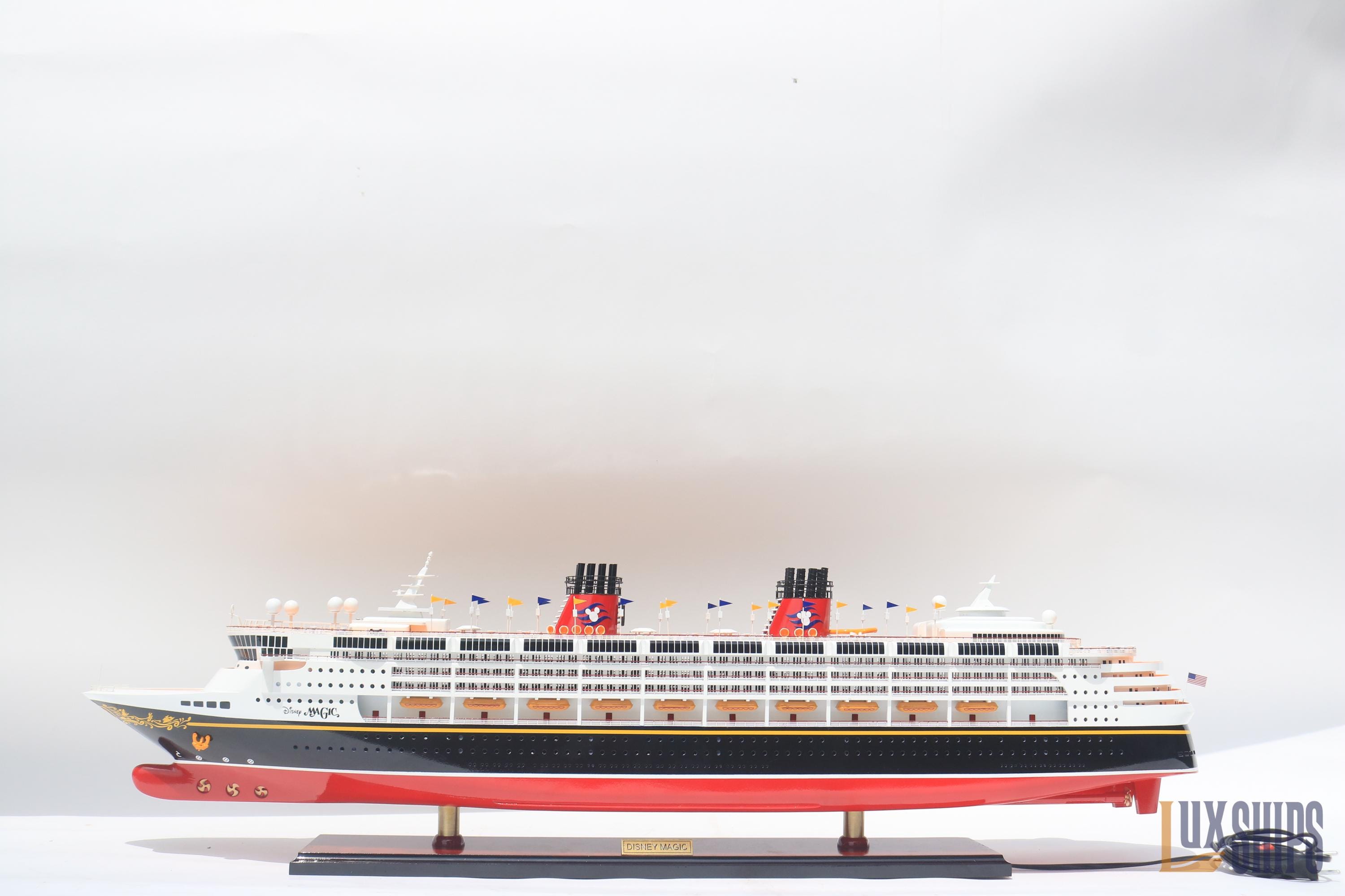 ディズニー マジック クルーズ船モデル 100 cm (39インチ) ライト付き