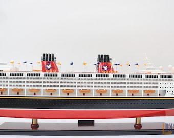39インチ ディズニー マジック クルーズ船模型 – イルミネーション付き