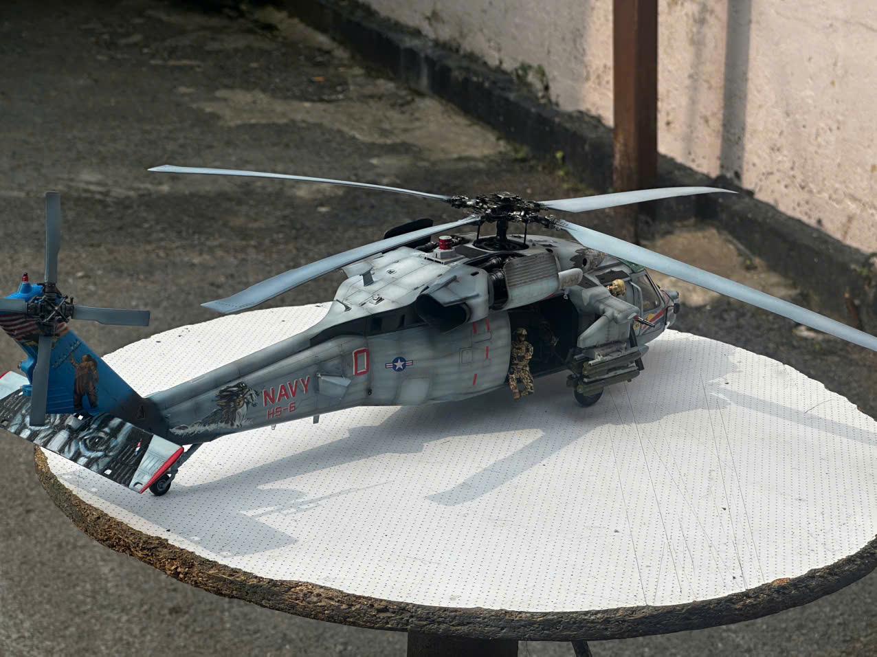 Pre-order, MH-60S Knighthawk With 6 Figures, Scale 1/35 Built and