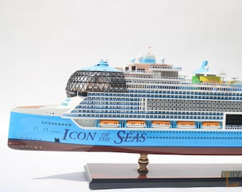 手作りのIcon of the Seas木製船模型 92cm – ロイヤル・カリビアン