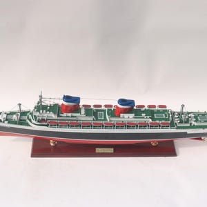 SS United States Wooden Ship Model 35&quot; (91cm) – Handcrafted Ocean Liner Replica, Perfect for Nautical Collectors