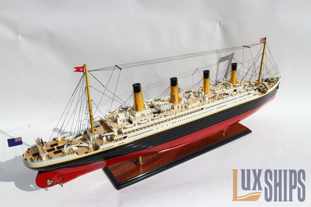 ゆ40　Cinematic Titanic: ‥ Amazon.com: Cinematic Titanic: The Complete Collection [DVD